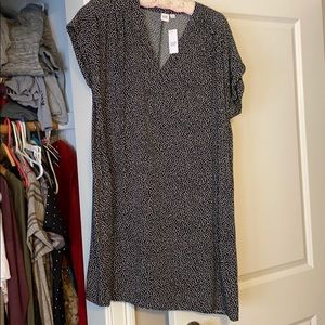 NWT Black and white GAP dress with pockets